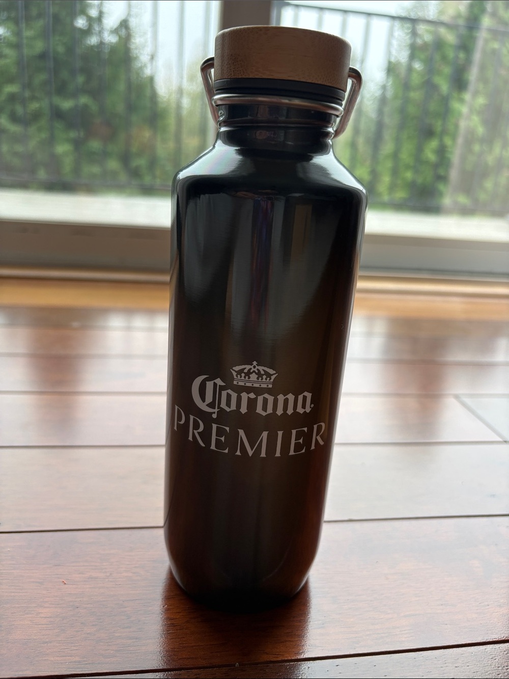 Dark gray Corona Stainless Steel Water Bottle with Wood Lid